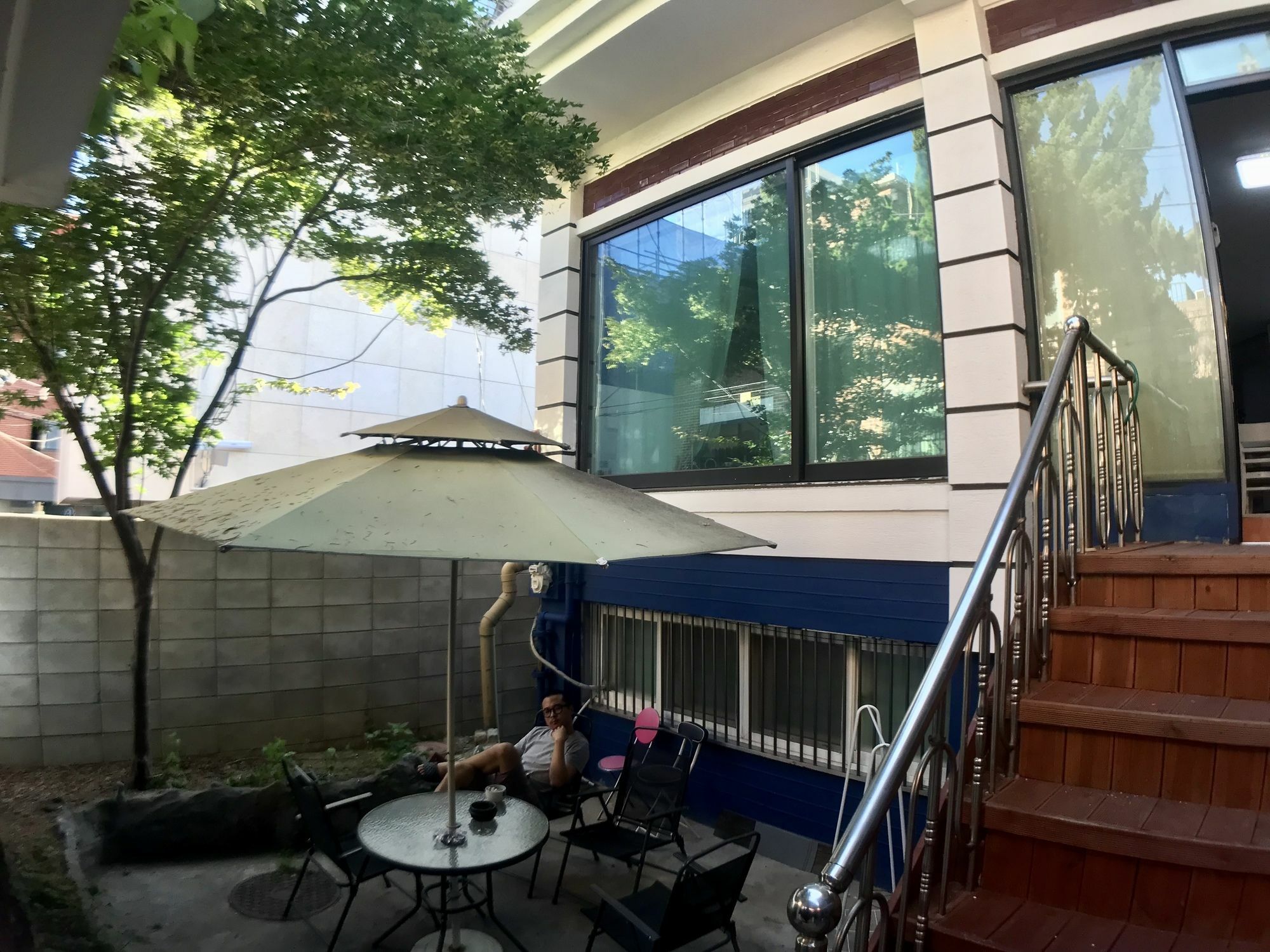 Twins 2 Hotel