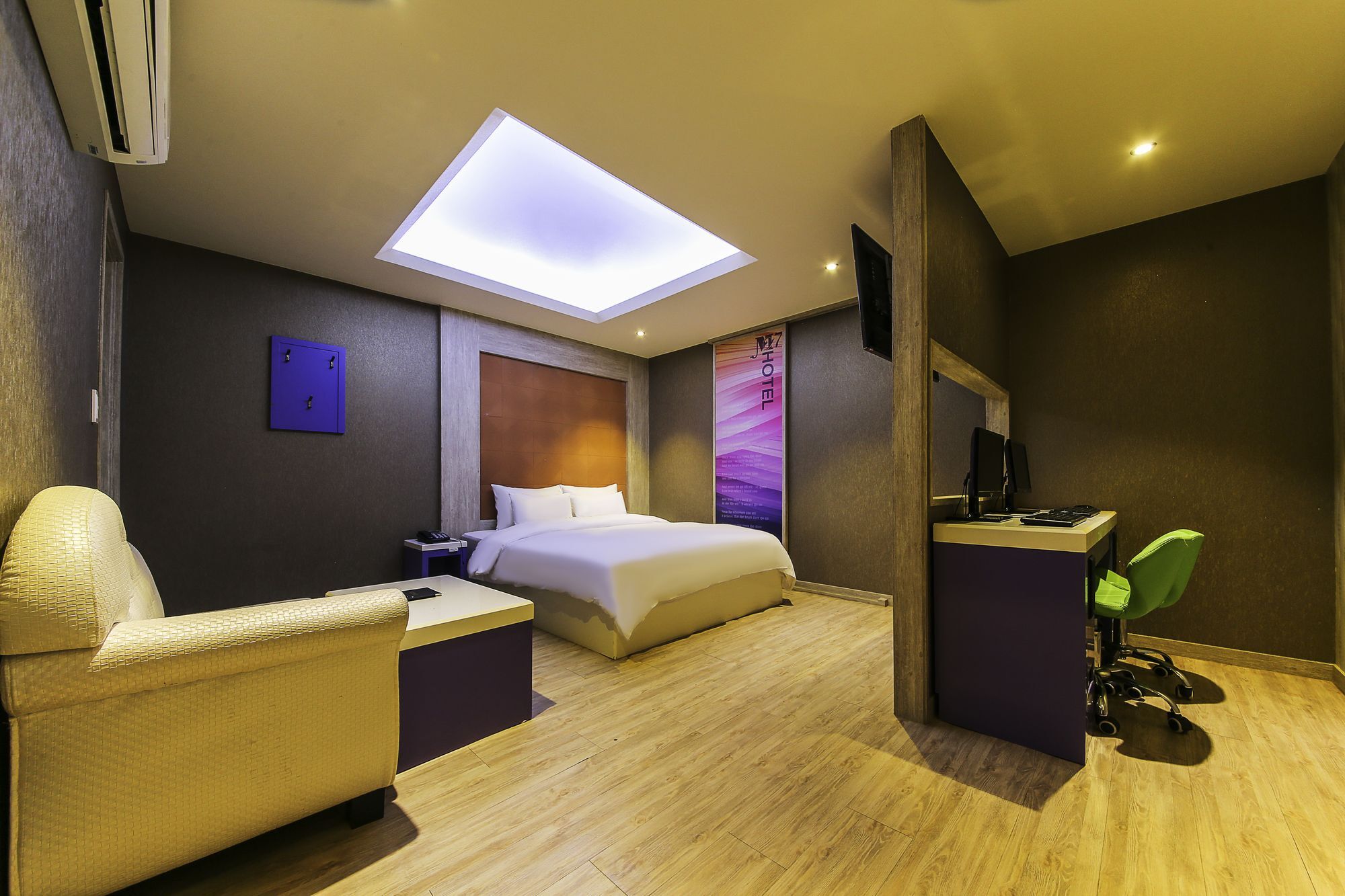 M7 Hotel 2*