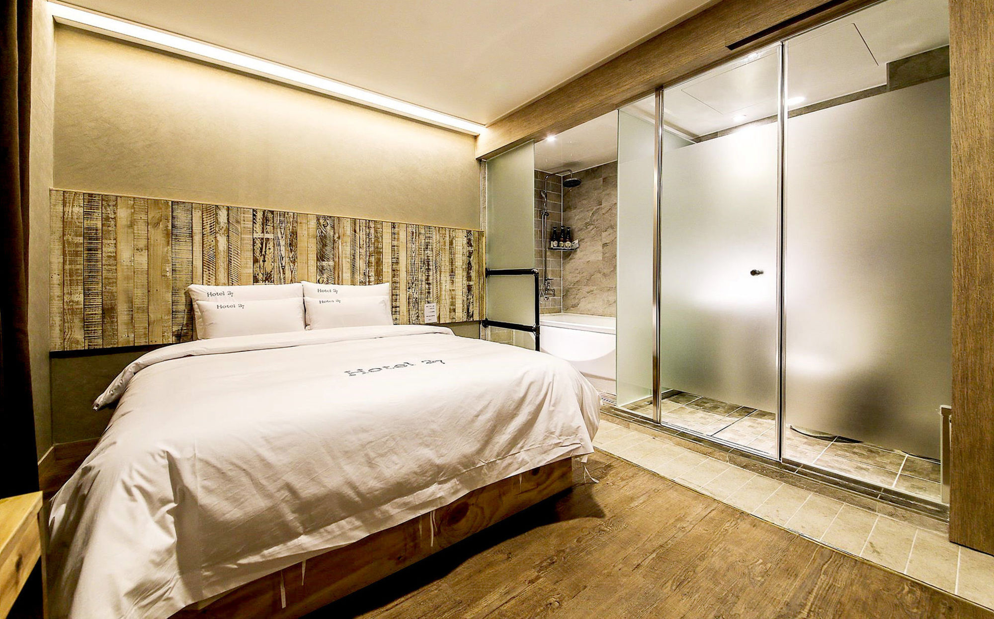 Hotel Hotel27