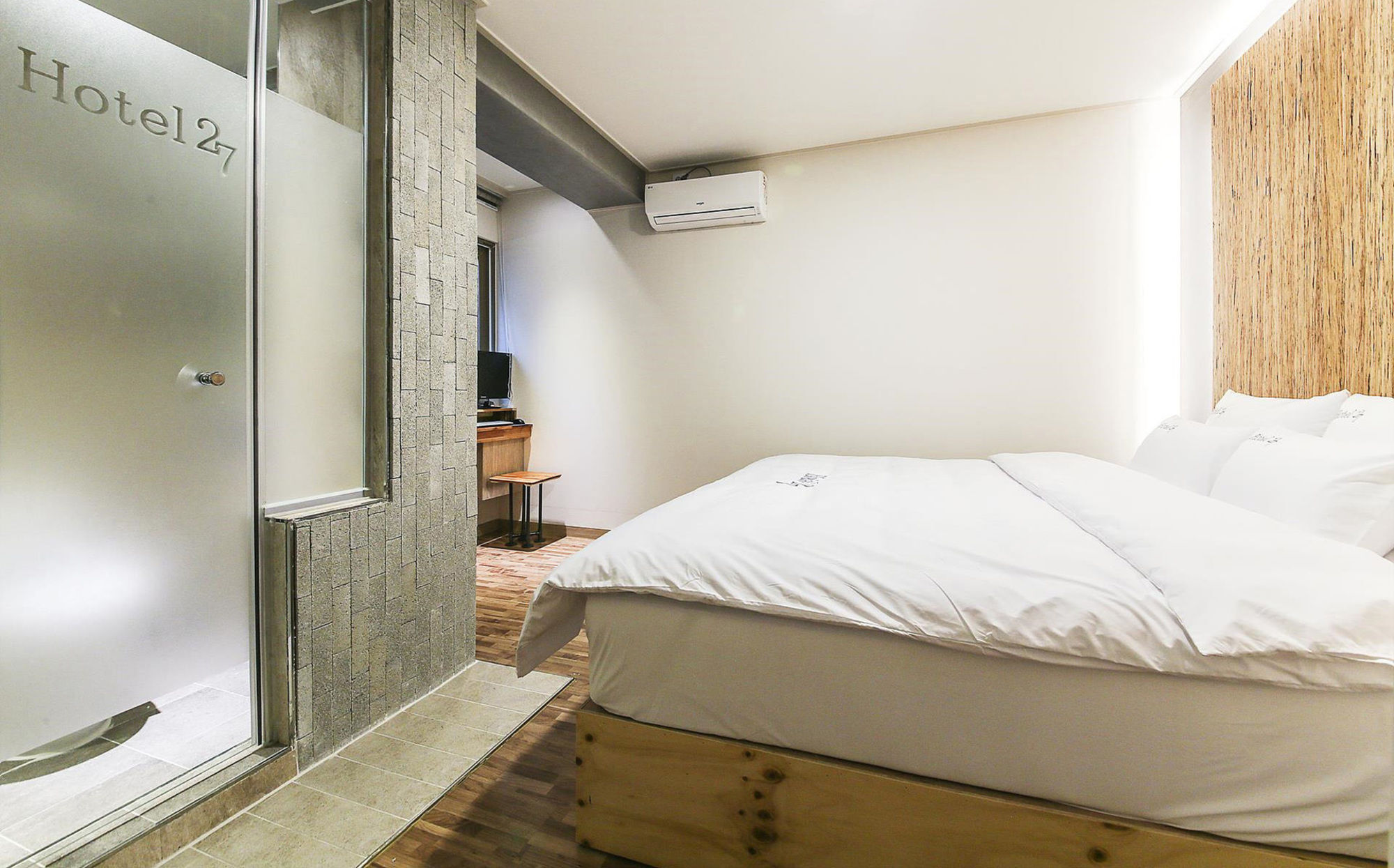 Hotel27 Hotel