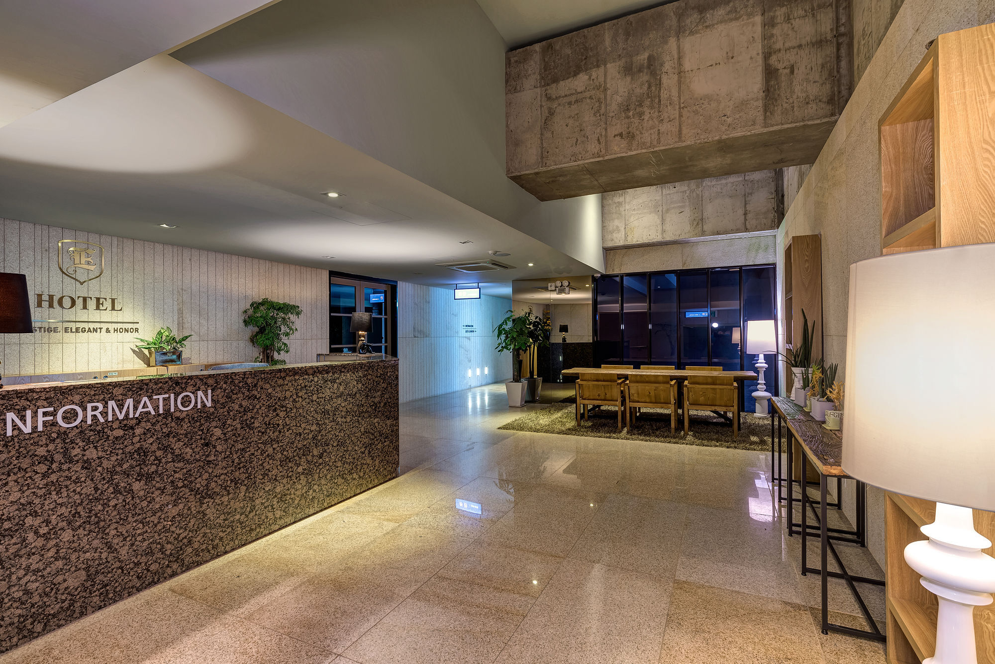 Hotel E-hotel
