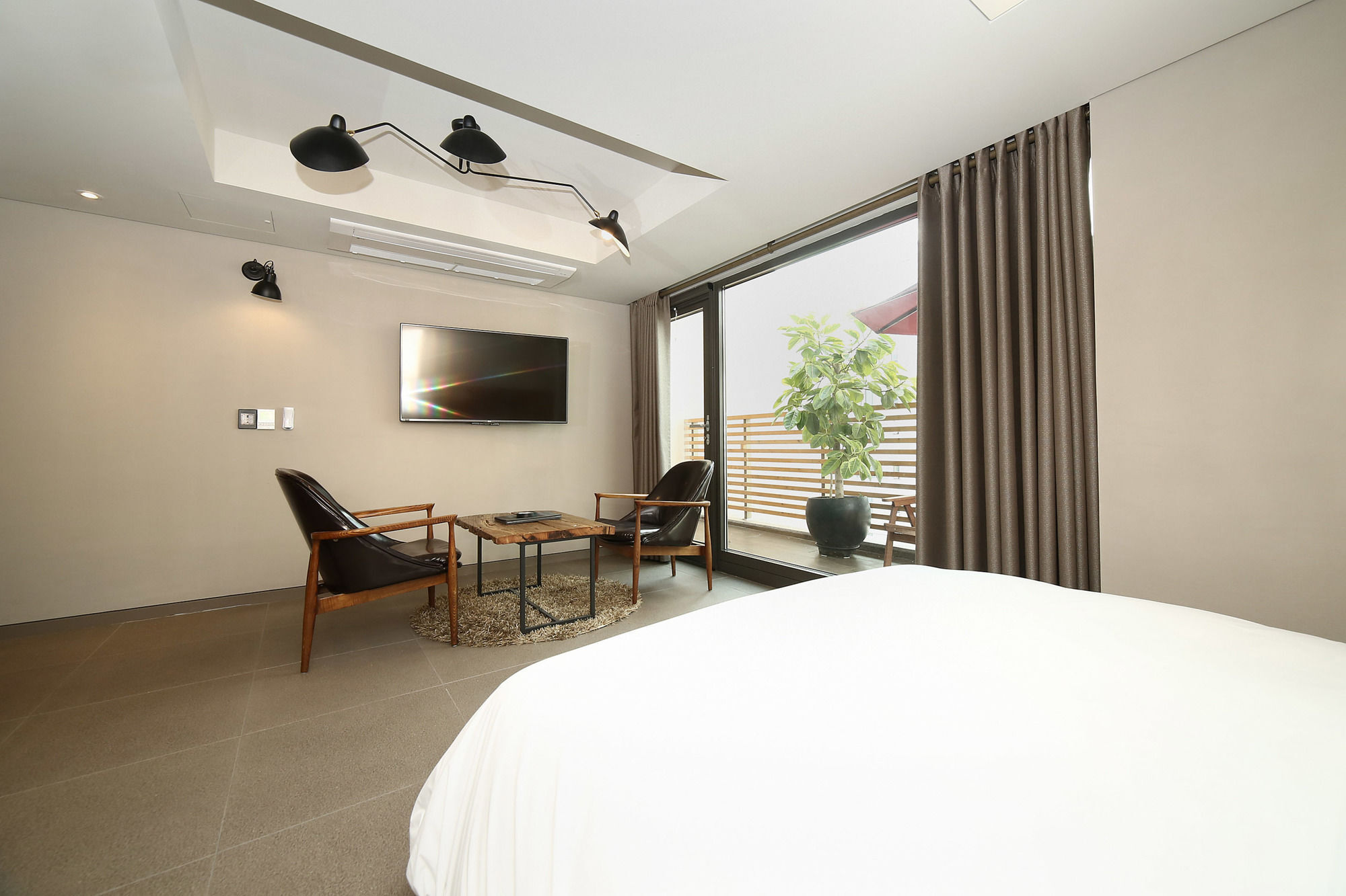 E-hotel