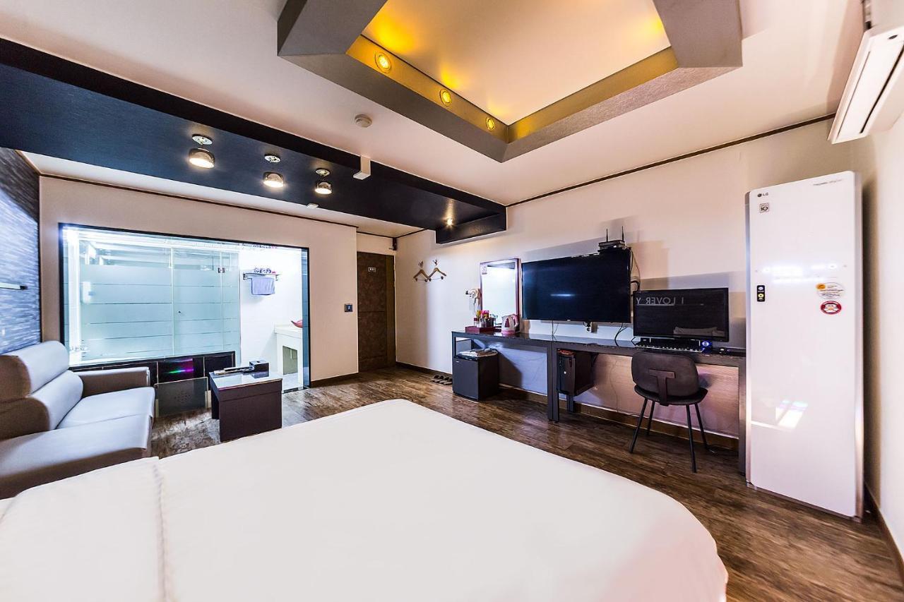 Hotel Wow 2*