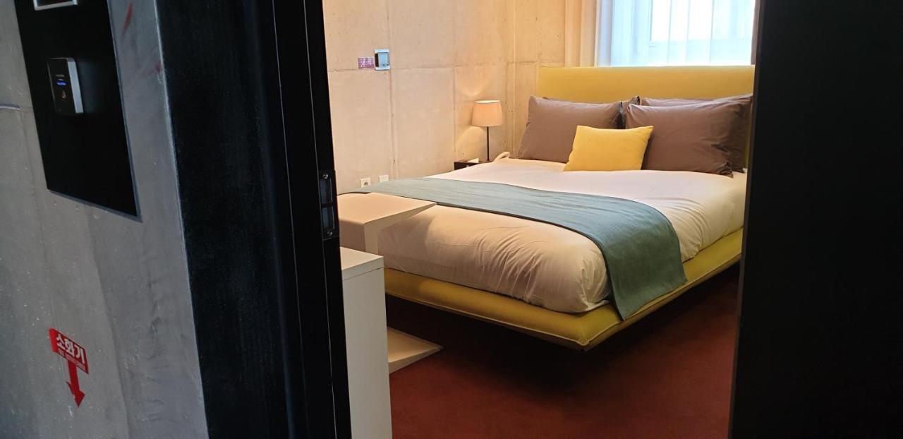 Cocomo Hotel