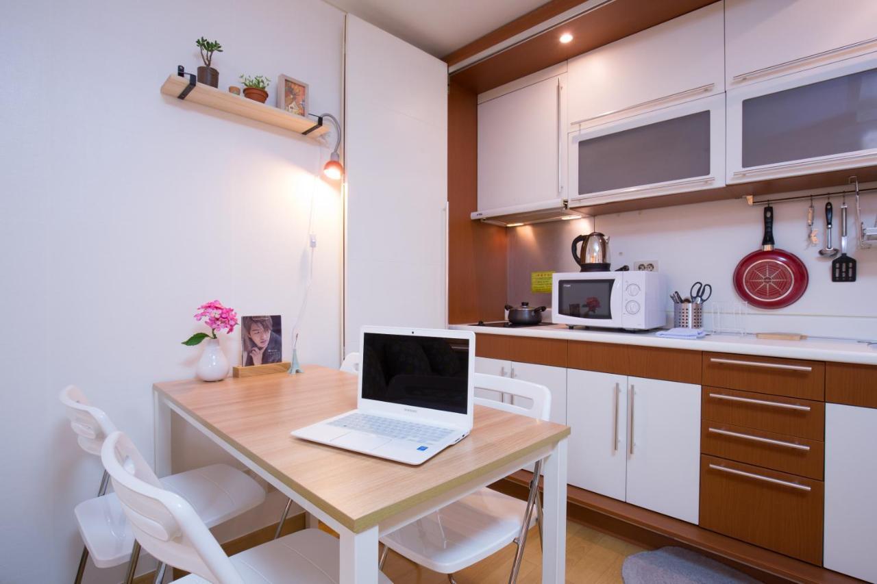 Apartment Eve Hongdae *