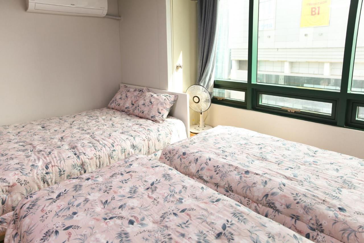 Apartment Eve Hongdae *