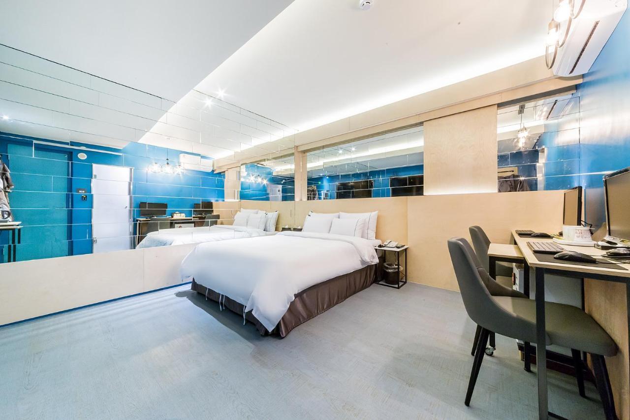 Chamisso Hotel