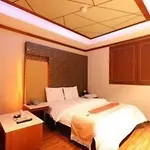 Liz Hotel