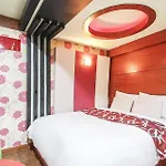 Couple Motel