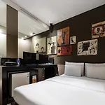 Nine Star Hotel