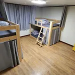 Able Guesthouse Hongdae 2