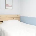 One Minute Guesthouse