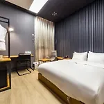 Hotel The Artist Yeonsinnae