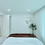 3Room+2Bathroom Hongdae 1Exit