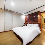 Flower Hotel