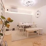 Easel House