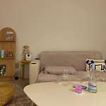 Omok Bridge, 2 Room, Netflix, Youtube