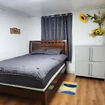 Newly Renovated Spacious 2 Bedroom Unit In Hbc #1