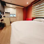 Olive Hostel R