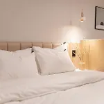 Glam Hotel