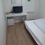 Elo Hostel