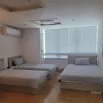 White Stay