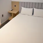Uh Suite The Seoul