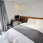 Hotel Circle