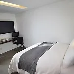 Hotel Circle