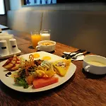 Tria Business & Boutique Hotel