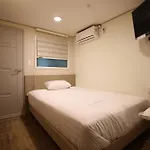 Dongdaemun Hwashin Hostel