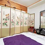 Inwoo Guesthouse