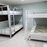 Ara House싱글