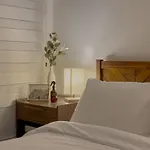 Stay Nut