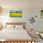 Suny Hill Stay