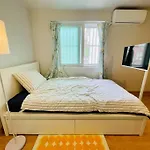 It\'S So Blue Studio Apartment In Sinchon