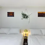 Sun&Smile - 20Min To Gangnam, 30Mins To Hongdae, 2 Bedroom, Max 7Pax