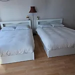 Hongdae Guesthouse3 1Min From Hongik Uni Station Exit #1