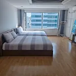 Hongdae Guesthouse 1Min From Hongik Uni Station Exit #1