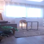 K-17 White Linen House