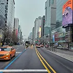 Hongdae Residence-2 1Min From Hongik Uni Station Exit #1