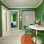 Chic 2-Bedroom Stay In Hongdae