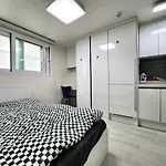 Cozy Accommodation Near Soongsil University Station