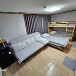 Y\'S House