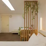 40S Cozy Stay Hongdae