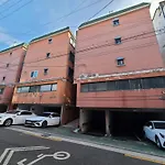 Staywhite #3Room 8People #4Bed #Subway2Line #Shillimstation #Gangnam #Hongdae #Airportbus6017