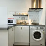 Modern House Across From Sinsa Garosu-Gil, Internet Tv, Parking Available