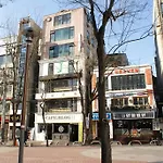 J Guesthouse