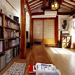Vine Hanok Guesthouse