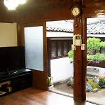 Sophia Hanok Guesthouse